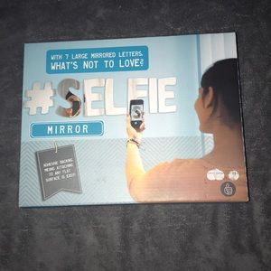 Thumbs Up Selfie Mirror With 7 Large Letters